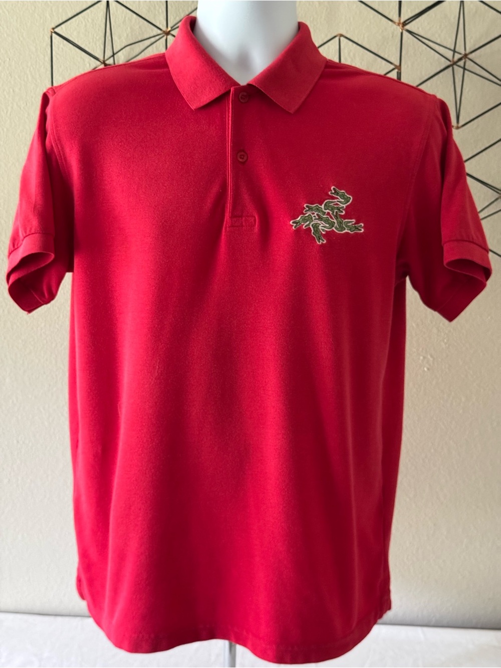 LACOSTE x CAMPANA Alligator Chair Polo - Holiday Collector Series #4 

Men’s 5 S